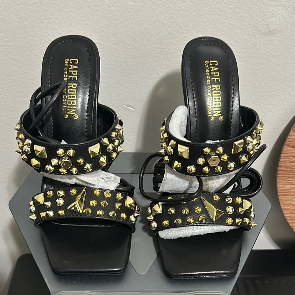 Cape Robbin Black and Gold Heels with Statement Chains - Picture 1 of 5